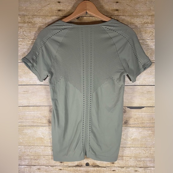 Athleta sz Small Tee Shirt Mesh Olive Green Yoga Top Sports Athletic Activewear - Picture 2 of 5